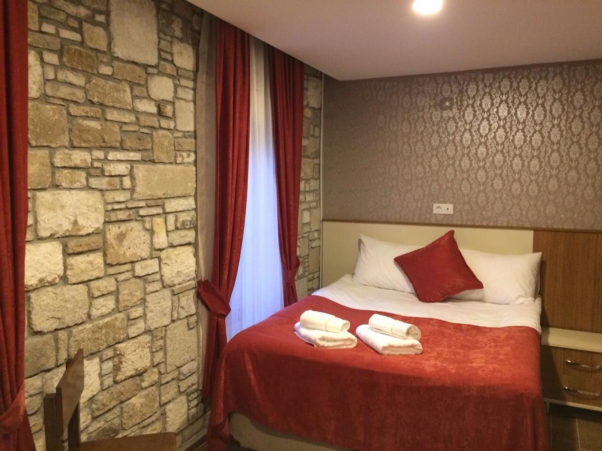 Deniz Hotel Yenifoca Екстериор снимка